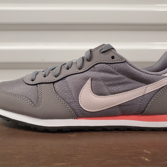 Womens Nike Gennico Athletic Sneakers - Picture 2 of 8